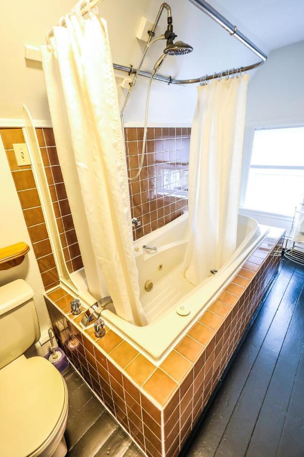 The Lunenburg Inn Екстер'єр фото